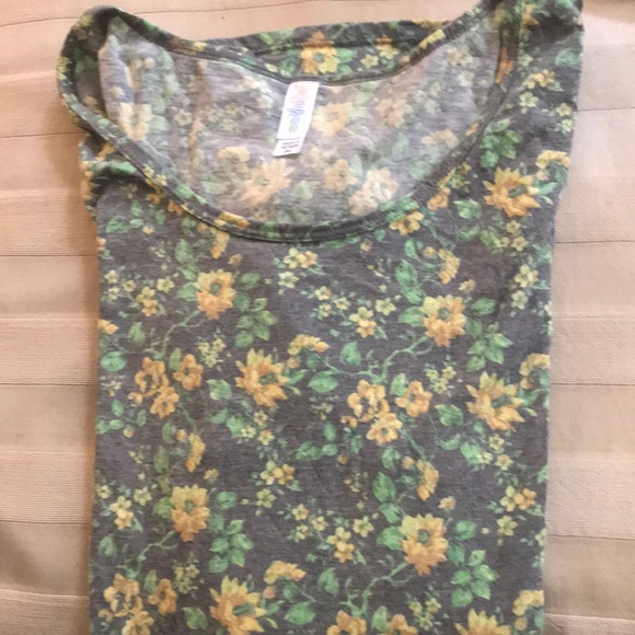 2XL EUC LULAROE CLASSIC TEE - Picture 1 of 1